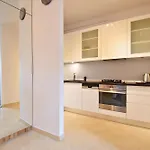 View - 63m2, Location, Workspace - By Rentujemy Apartman Varsó