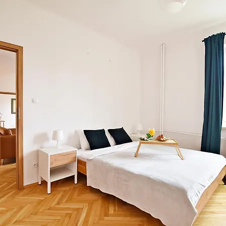 View - 63m2, Location, Workspace - By Rentujemy Apartment Warsaw
